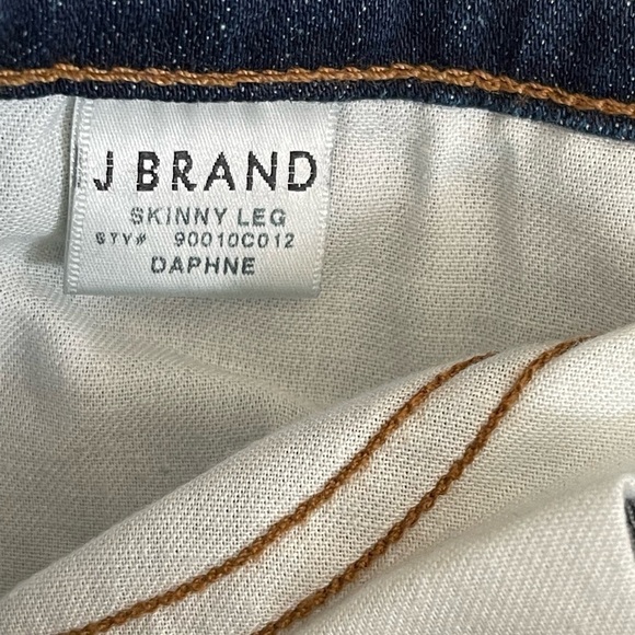 J Brand Women's Daphne Skinny Leg Jeans Size 26 Dark Wash Indigo Classic Zip Fly - Picture 9 of 10